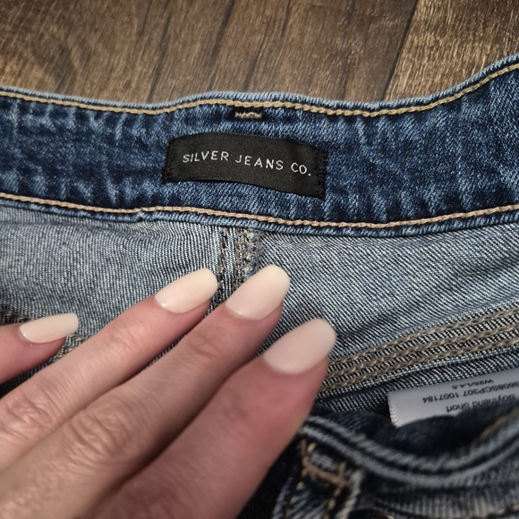 Silver Jeans Classic Blue Denim Shorts - Picture 3 of 4